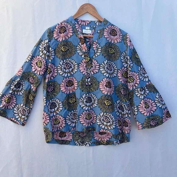 Ann Taylor Women's Top, size S, Split‎ Neck, Blue Floral, Softened Collection - Picture 4 of 14